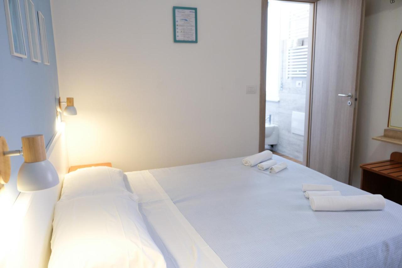 Hotel Vienna Cervia Esterno foto