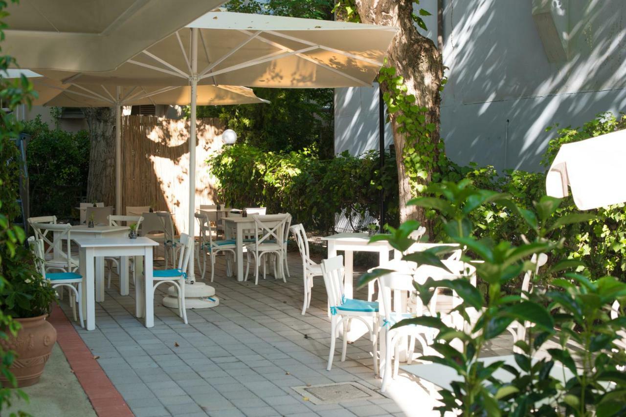 Hotel Vienna Cervia Esterno foto